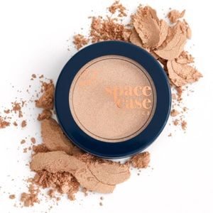 New space case cosmetic highlighter